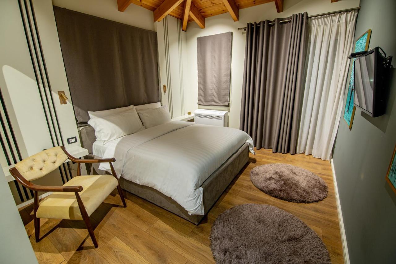 Tree Hotel Korce Exterior foto